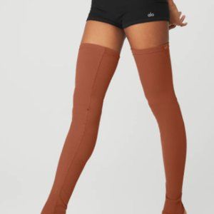 NWOT Alo Yoga Goddess Leg Warmer (XS/S - Rust)